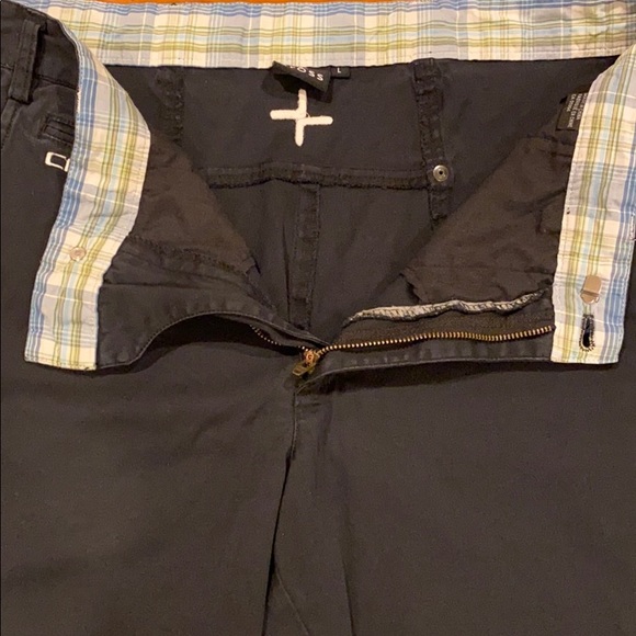 CROSS branded  Black shorts  size large. - Picture 4 of 9